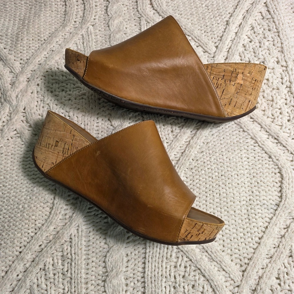Chocolat‎ Blu Maddie Wedge Sandals Tan Leather Cork Platform Women 6.5 Excellent